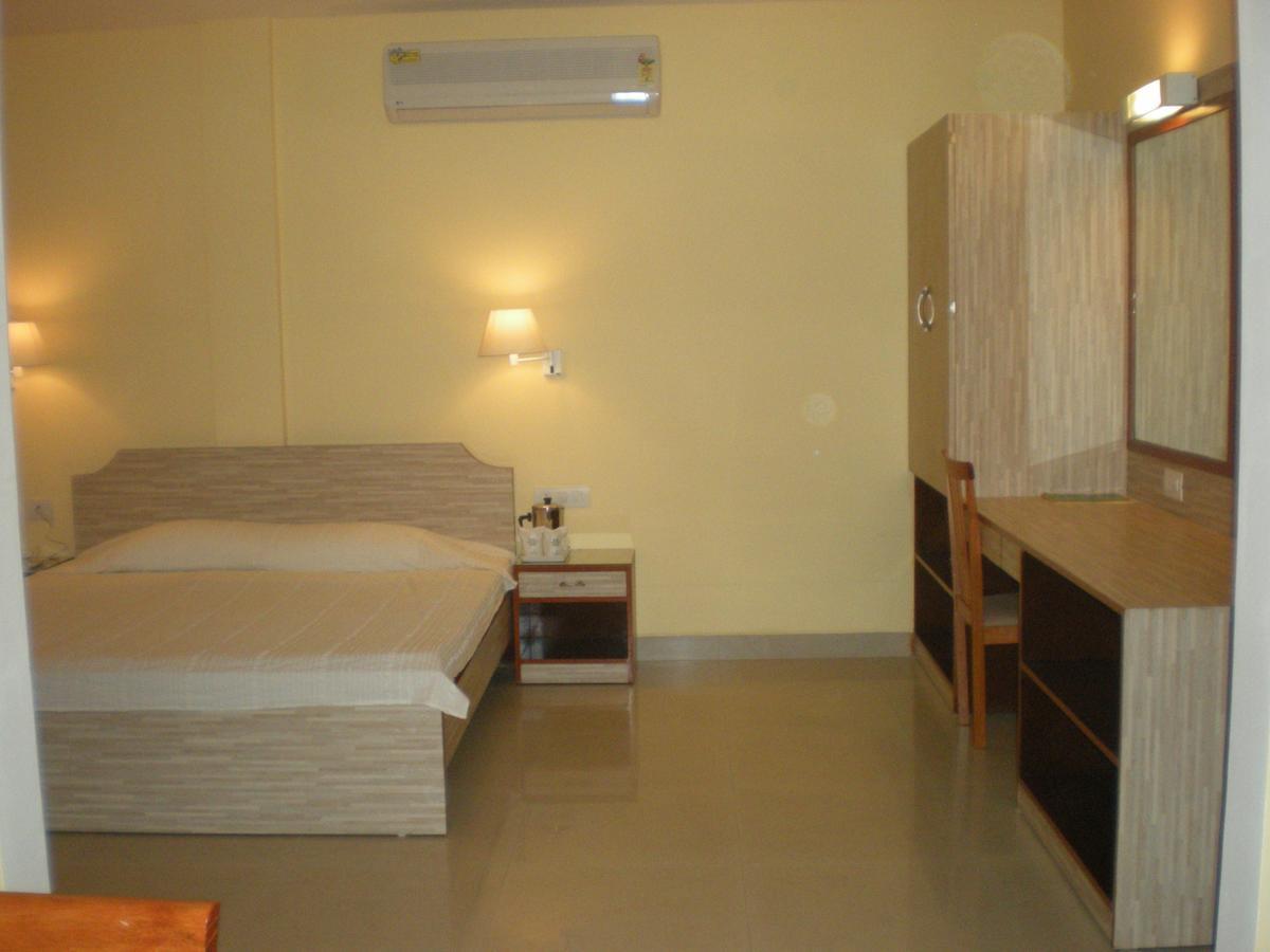 Hotel Rajawas Dibrugarh Eksteriør billede